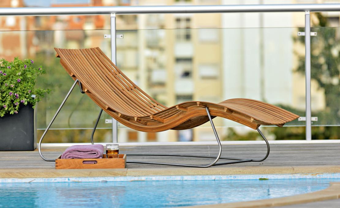 Шезлонг уличныйот фабрики Unopiù модель SWIDO-Swing Chaise Longue