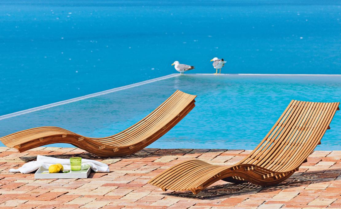 Шезлонг уличныйот фабрики Unopiù модель SWIDO-Swing Chaise Longue