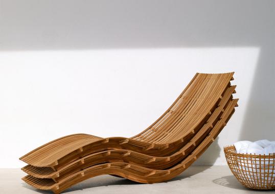 Шезлонг уличныйот фабрики Unopiù модель SWIDO-Swing Chaise Longue