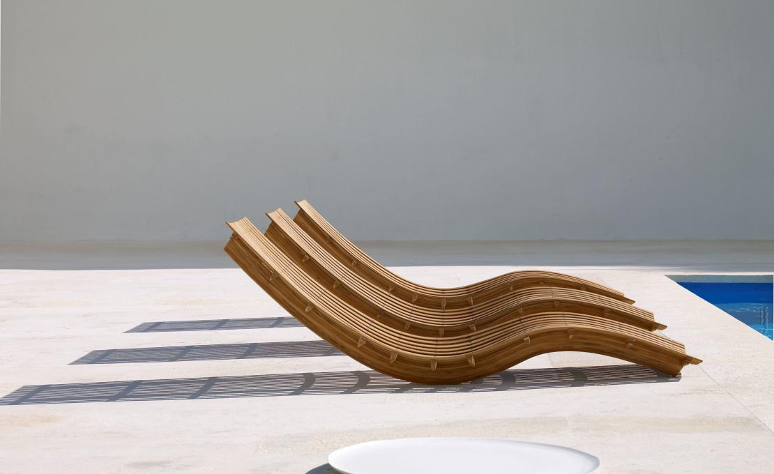 Шезлонг уличныйот фабрики Unopiù модель SWIDO-Swing Chaise Longue