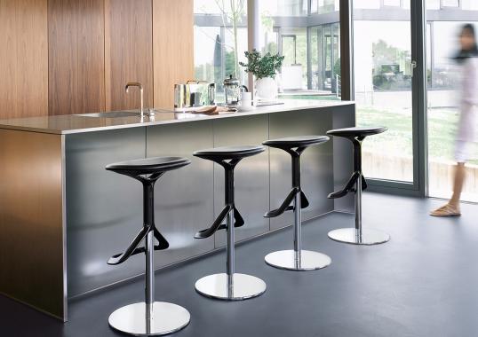 Барный стул от фабрики Walter Knoll модель Lox 