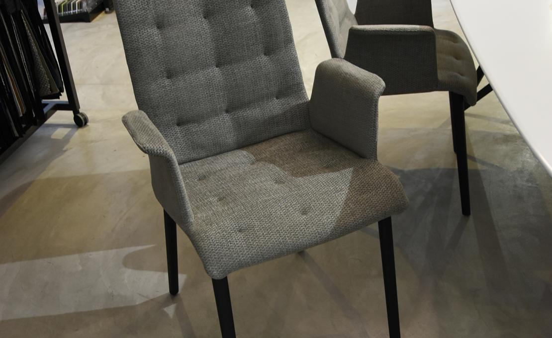 Стул от фабрики Walter Knoll модель Liz Wood 