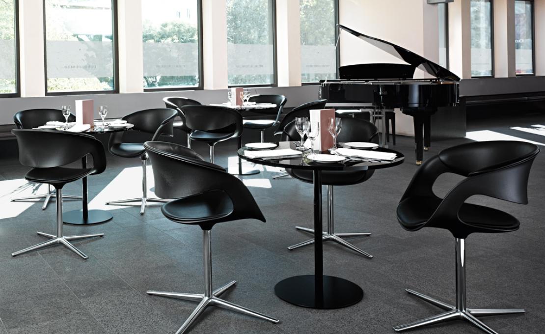 Стол от фабрики Walter Knoll модель Lox Table