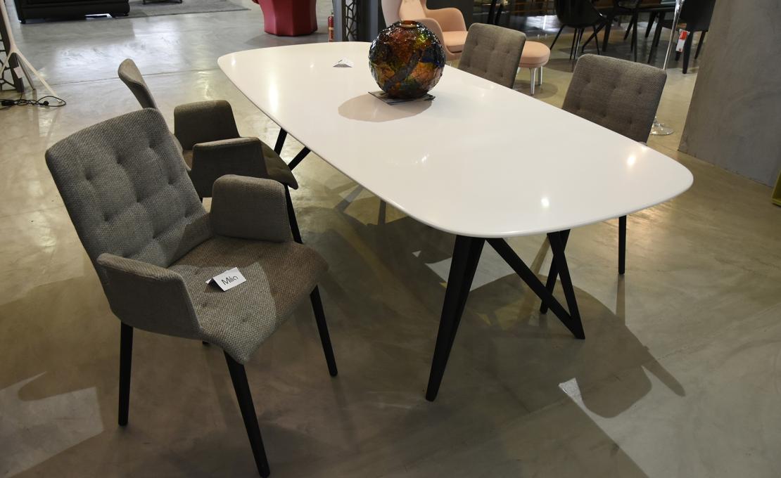 Стул от фабрики Walter Knoll модель Liz Wood 