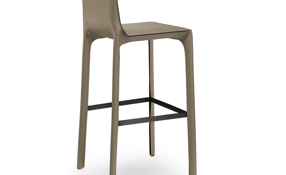 Барный стул от фабрики Walter Knoll модель Saddle  Bar