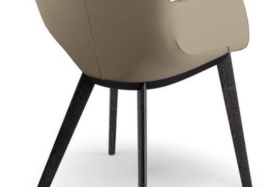 Стул от фабрики Walter Knoll модель Sheru  with Wooden Legs