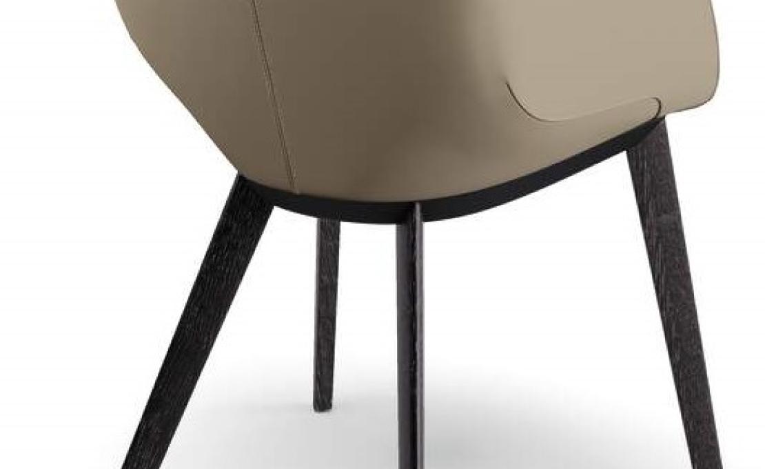 Стул от фабрики Walter Knoll модель Sheru  with Wooden Legs