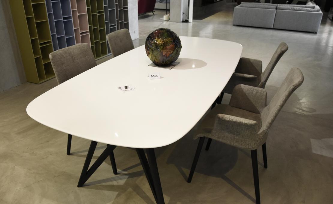 Стол от фабрики Walter Knoll модель Seito Table