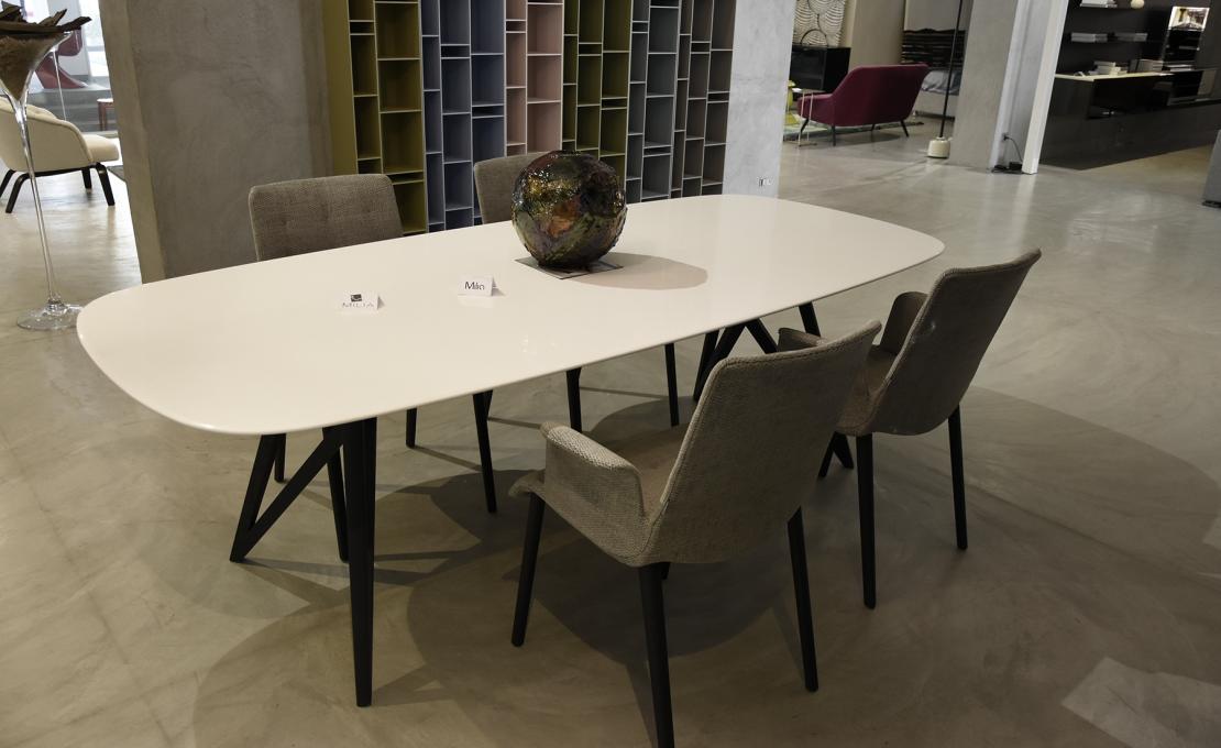 Стол от фабрики Walter Knoll модель Seito Table
