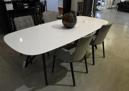 Стол от фабрики Walter Knoll модель Seito Table