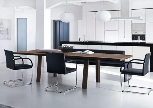 Стол от фабрики Walter Knoll модель Tadeo Table with Wooden Legs