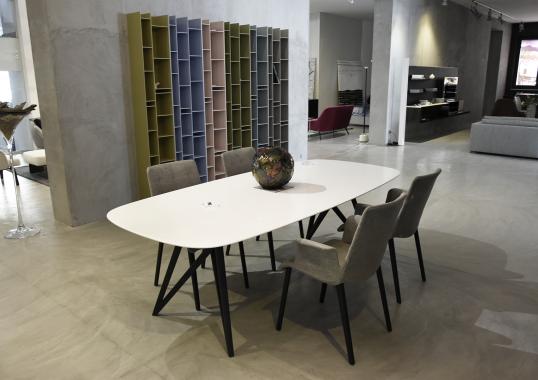 Стол от фабрики Walter Knoll модель Seito Table