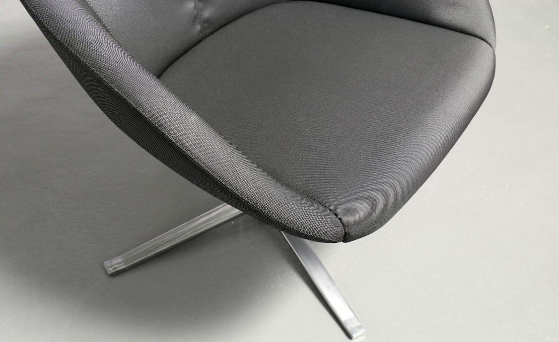 Кресло от фабрики Walter Knoll модель Turtle Lounge 