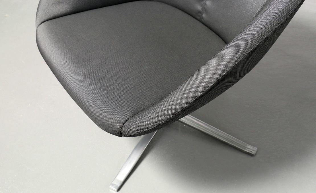 Кресло от фабрики Walter Knoll модель Turtle Lounge 