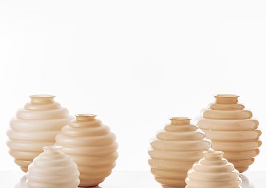 Декоративная Ваза от фабрики Venini модель Deco Medium Matte Peach Milk Murano Glass 