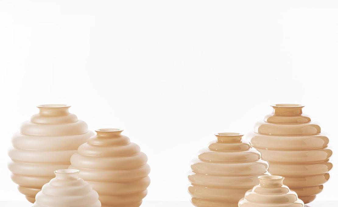 Декоративная Ваза от фабрики Venini модель Deco Medium Matte Peach Milk Murano Glass 