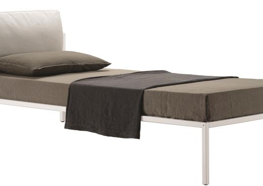 Кровать от фабрики Zanotta модель 1707 NYX