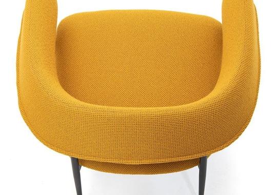 Кресло от фабрики Zanotta модель 928 NENA LOUNGE
