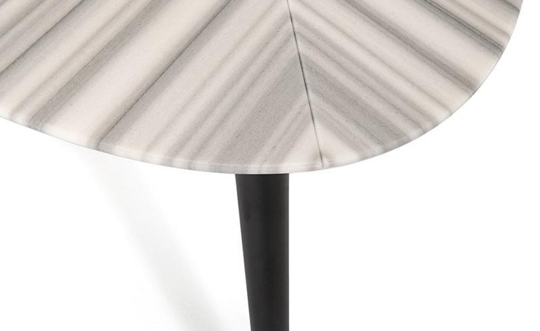 Стол от фабрики Zanotta модель 2318 TWEED MARBLE