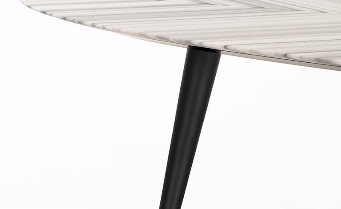 Стол от фабрики Zanotta модель 2318 TWEED MARBLE