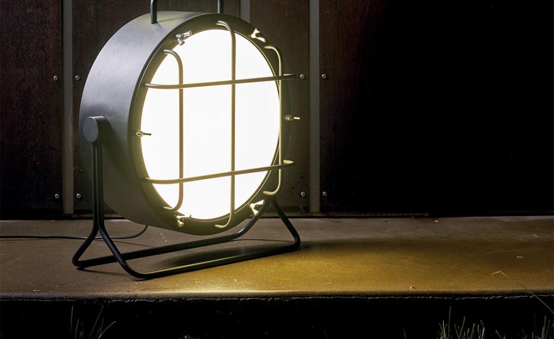 Уличное освещение от фабрики Zava модель CANTIERE OUTDOOR FLOOR LAMP