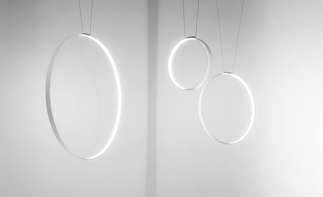 Подвесной светильник от фабрики Zava модель RINGS VERTICALE SUSPENSION LAMP