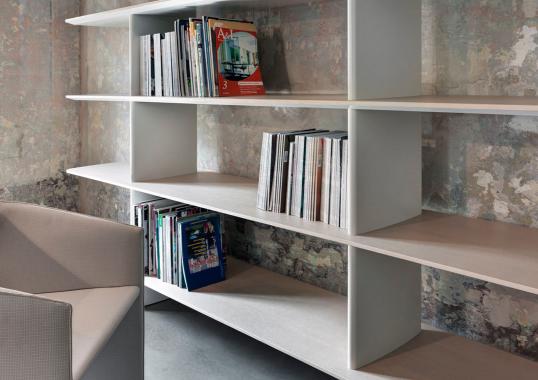 Книжные Шкаф от фабрики Tecno Spa модель Shift White and Durmast 
