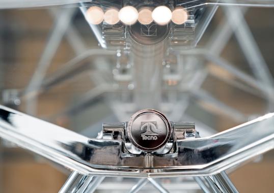 Стол обеденный от фабрики Tecno Spa модель Nomos 