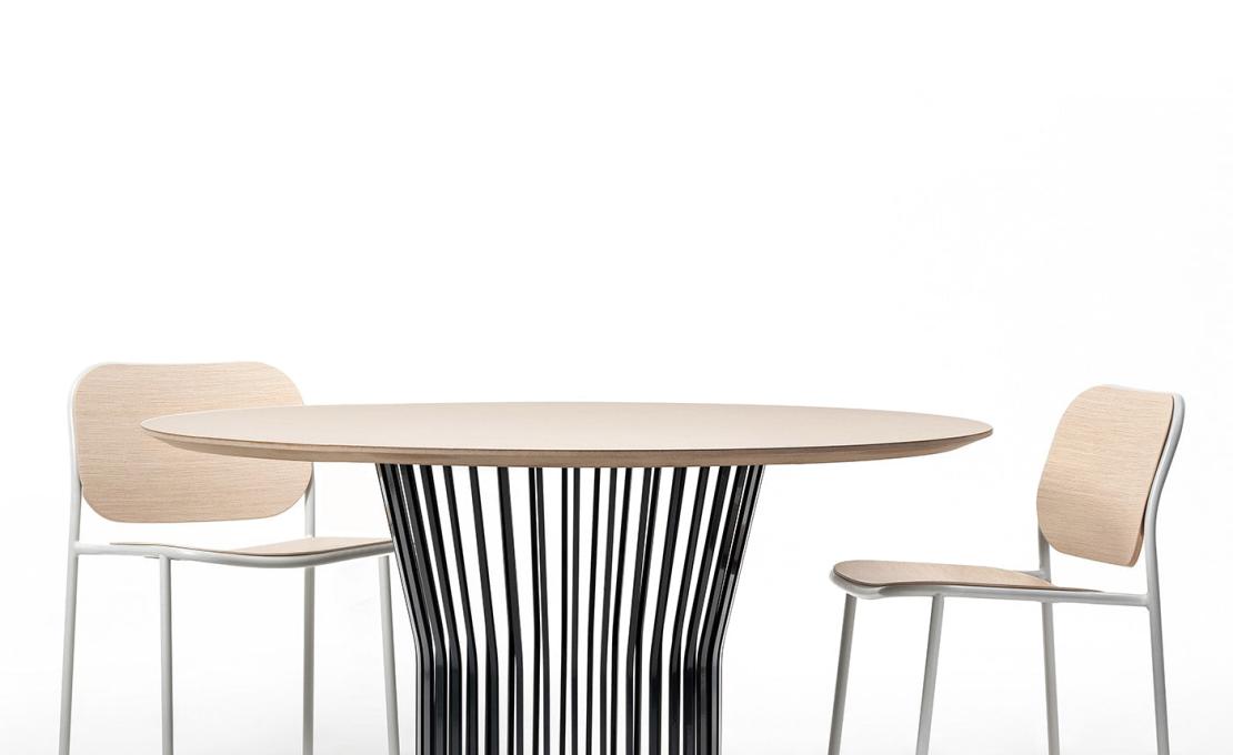 Стол обеденный от фабрики TrabA' модель 0142 Ray Round Natural Oak Table 