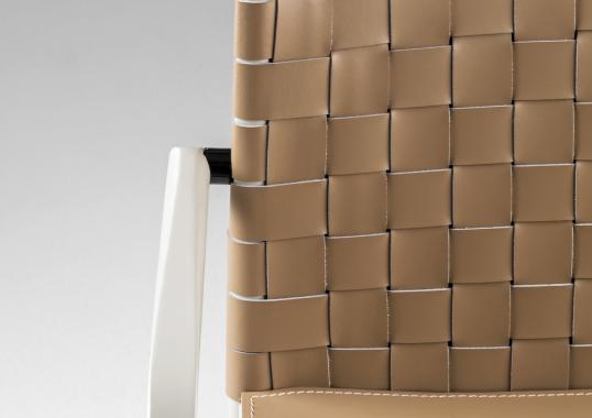 Стул от фабрики TrabA' модель Julie IN Beige 