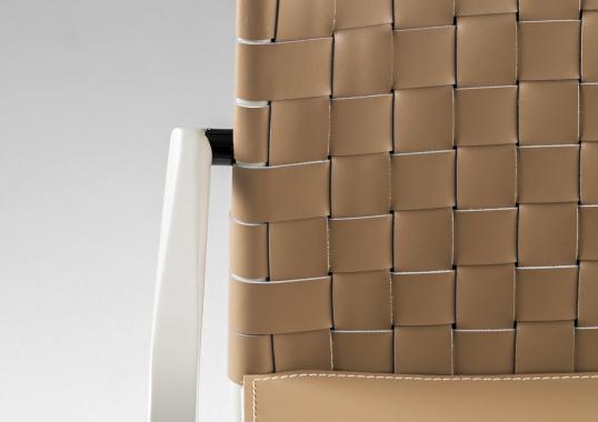 Стул от фабрики TrabA' модель Julie IN Beige 