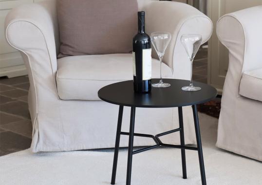 Журнальный столик от фабрики TrabA' модель Yuki Black Metal Side Table 