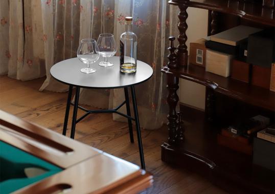 Журнальный столик от фабрики TrabA' модель Yuki Black Metal Side Table 