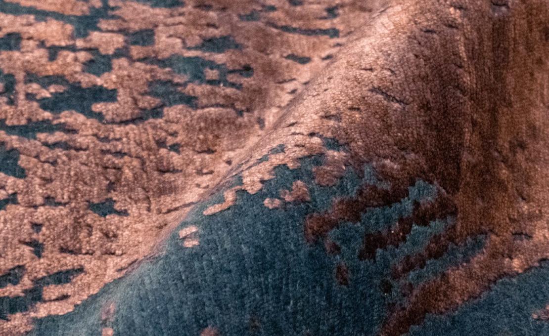 Ковер от фабрики Carpet Edition модель Damask Savage Pink & Blue