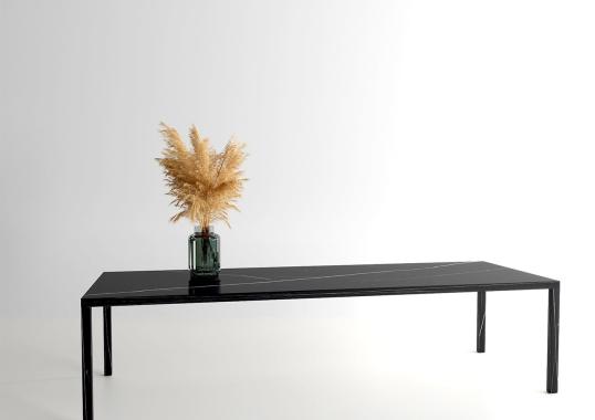 Стол обеденный от фабрики Dimarmo модель Sumisura Black Marquinia