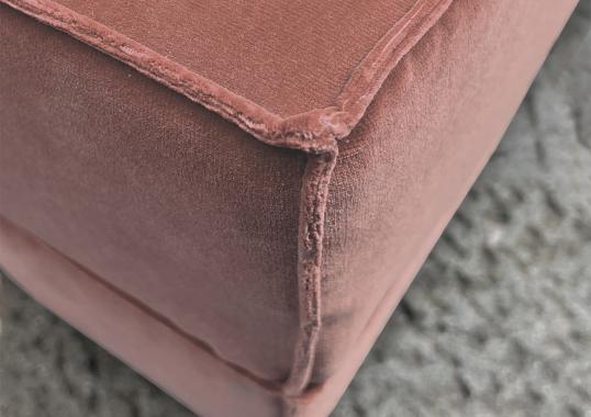Пуфы от фабрики DLA Design Lab модель Docker Antique Pink Velvet