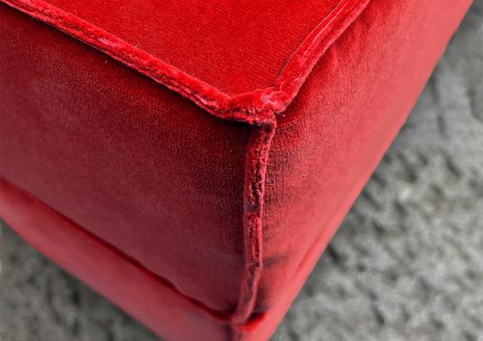 Пуфы от фабрики DLA Design Lab модель Docker Red Velvet