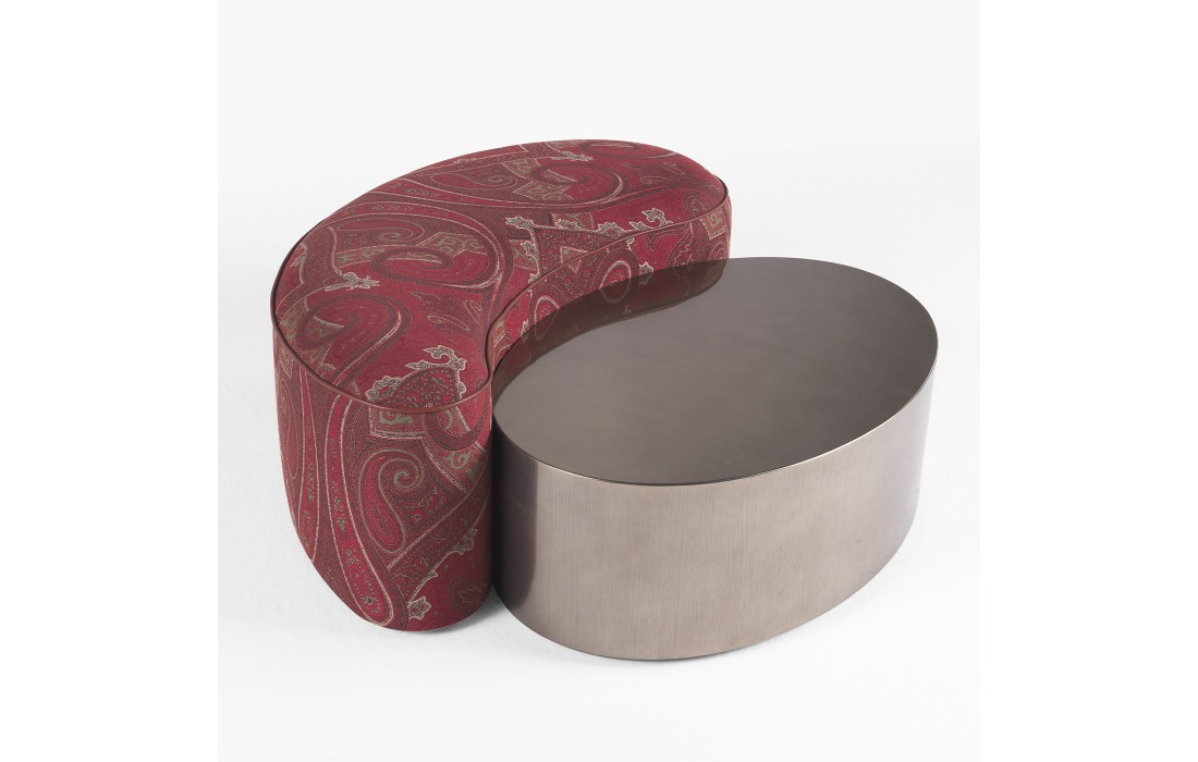 Пуфы от фабрики ETRO Home Interiors модель Goa №1
