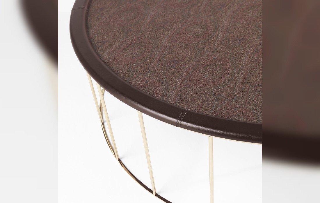 Журнальный столик от фабрики ETRO Home Interiors модель Vessel