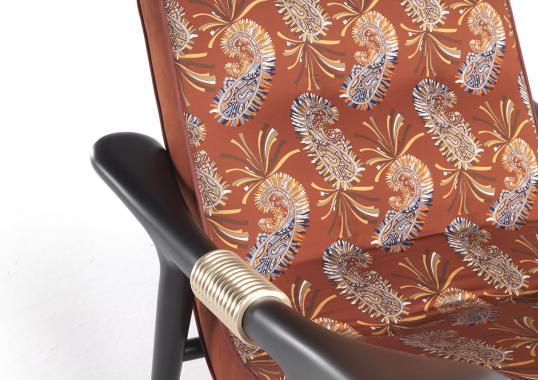 Кресло от фабрики ETRO Home Interiors модель Masai Rust