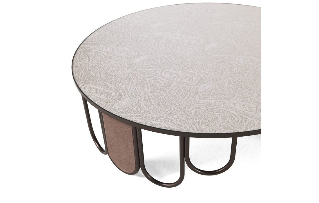 Журнальный столик от фабрики ETRO Home Interiors модель Chandra