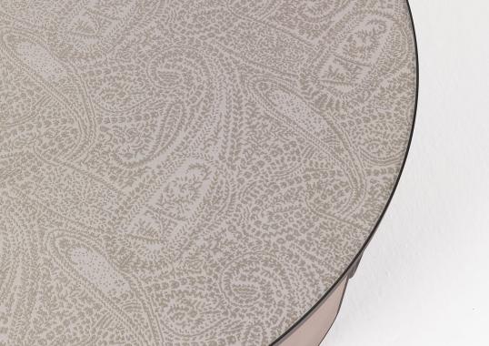 Журнальный столик от фабрики ETRO Home Interiors модель Chandra