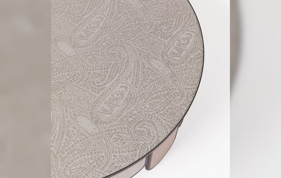 Журнальный столик от фабрики ETRO Home Interiors модель Chandra