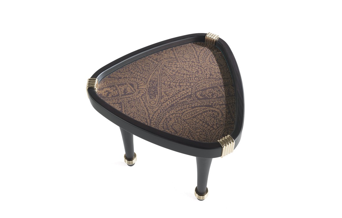 Журнальный столик от фабрики ETRO Home Interiors модель Axum