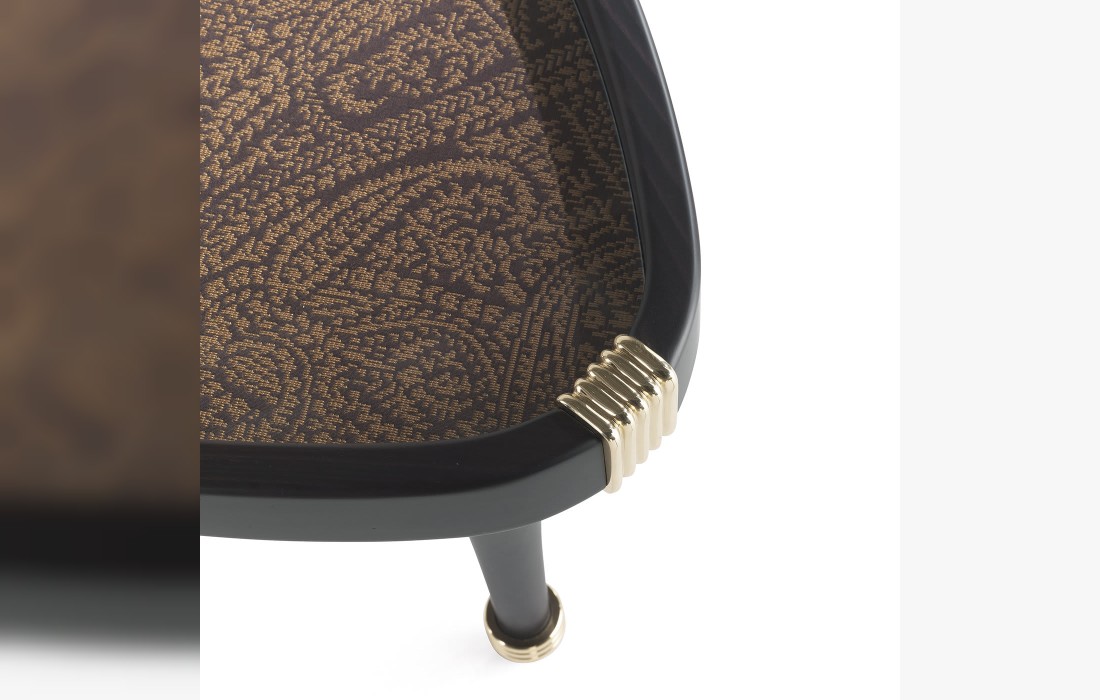 Журнальный столик от фабрики ETRO Home Interiors модель Axum