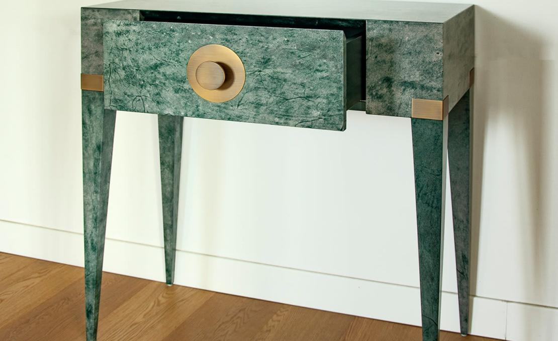 Консоль от фабрики Extroverso модель New Moon Green