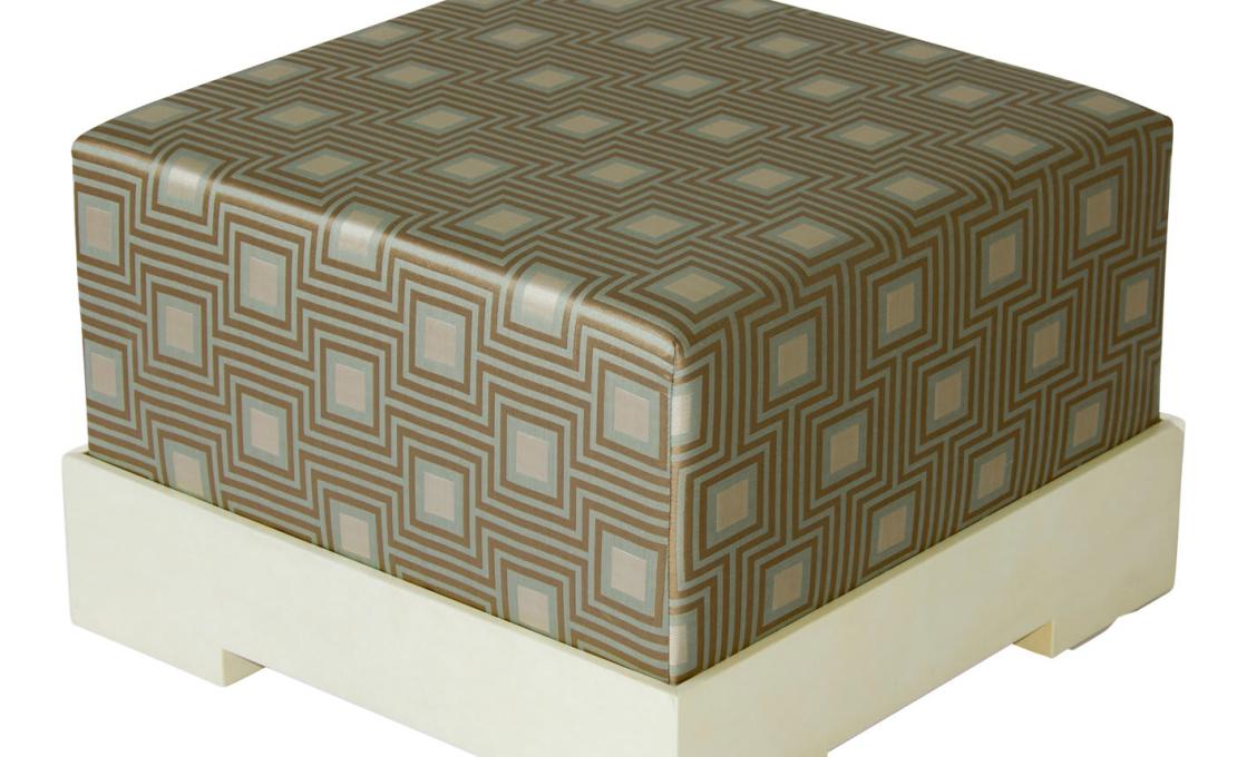 Пуфы от фабрики Extroverso модель Kajal Square Pouf
