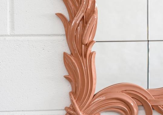Зеркало от фабрики Extroverso модель Specchio delle mie Brame Pink Mirror