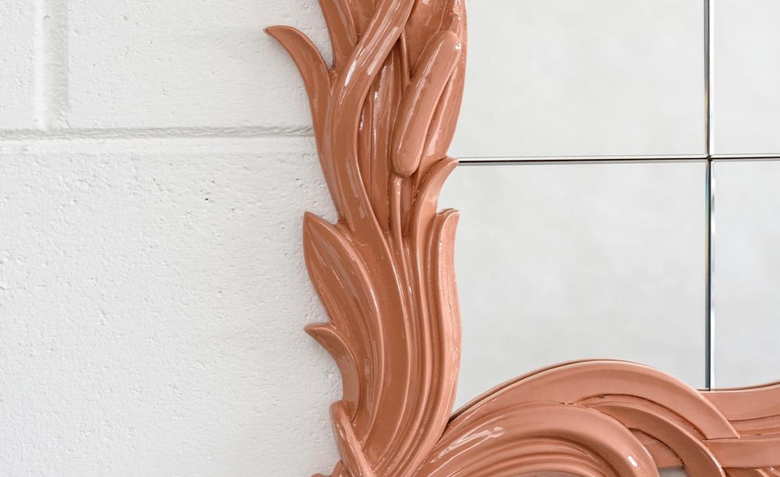 Зеркало от фабрики Extroverso модель Specchio delle mie Brame Pink Mirror
