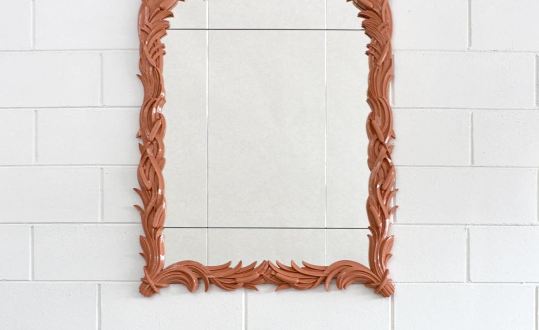 Зеркало от фабрики Extroverso модель Specchio delle mie Brame Pink Mirror